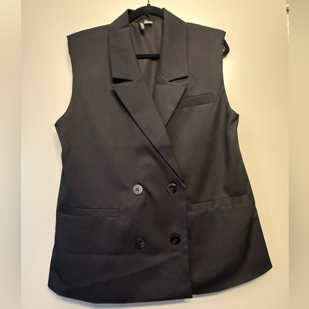 H&M Black Overaized Vest